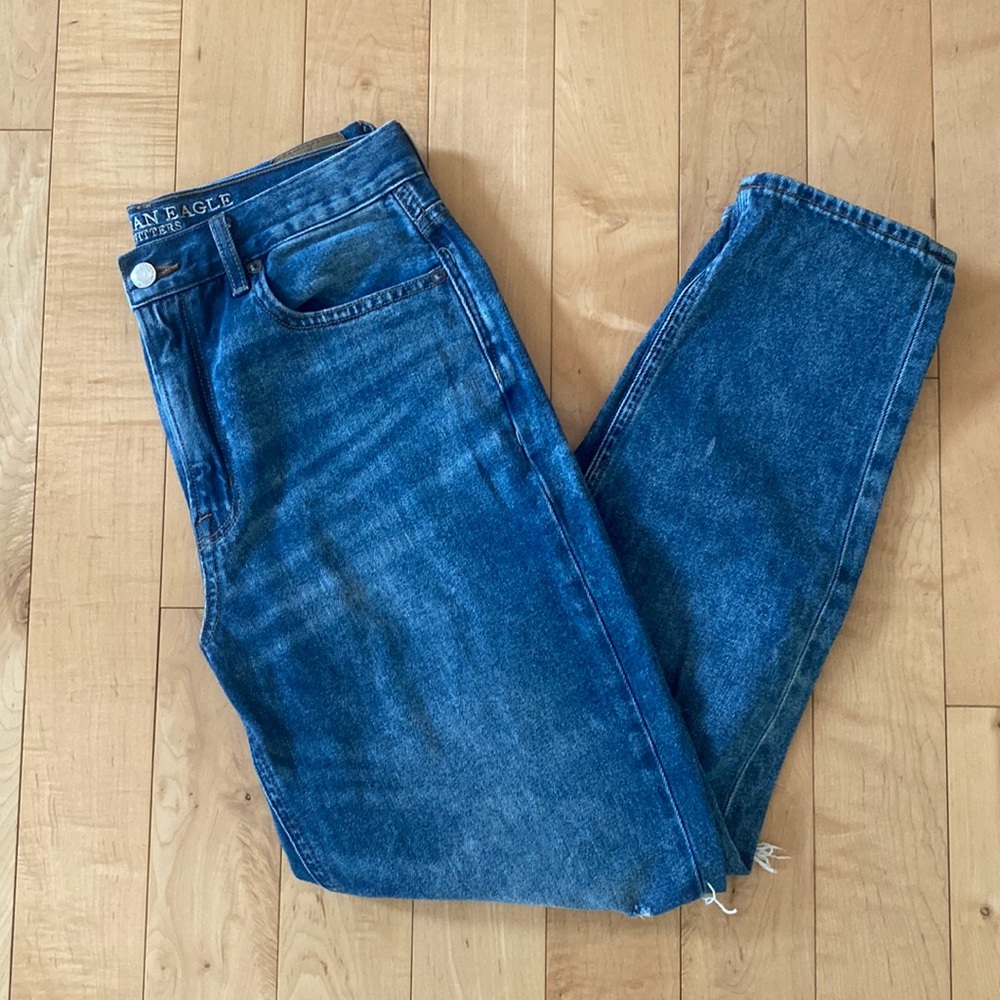 AEO ripped Mom Jeans